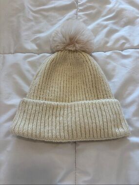 Fabletics Cream Knit Pom Beanie
